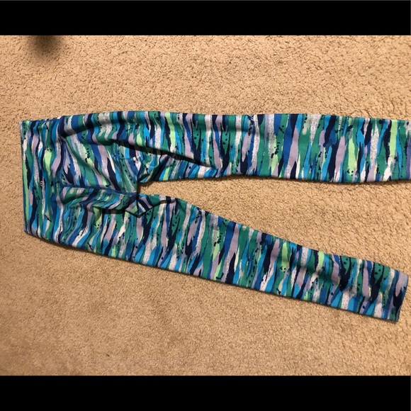 Lulu high waisted leggings size 4 - Picture 2 of 2